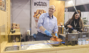 Cartel Foods au salon Food To Go à Gdańsk, 2016 Le stand Holly Powder lors des salons professionnels
