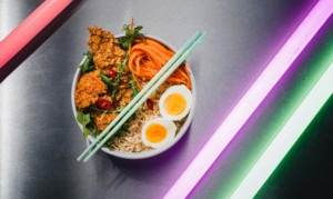 poulet cuisine asiatique Ramen au poulet croustillant